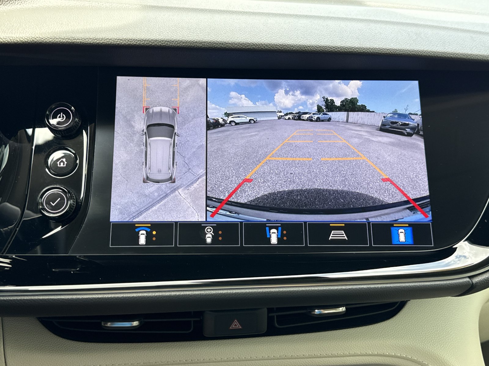Used 2022 Buick Envision Avenir w/ Technology Package II FWD image 19