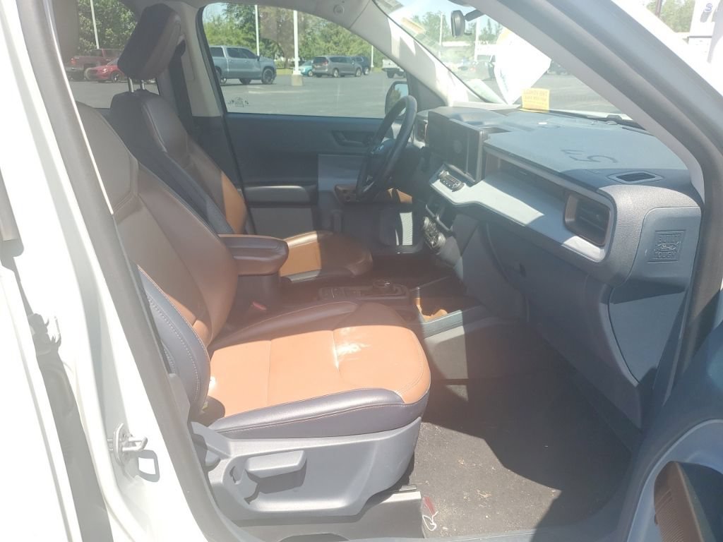 Used 2022 Ford Maverick Lariat w/ Lariat Luxury Package FWD image 12