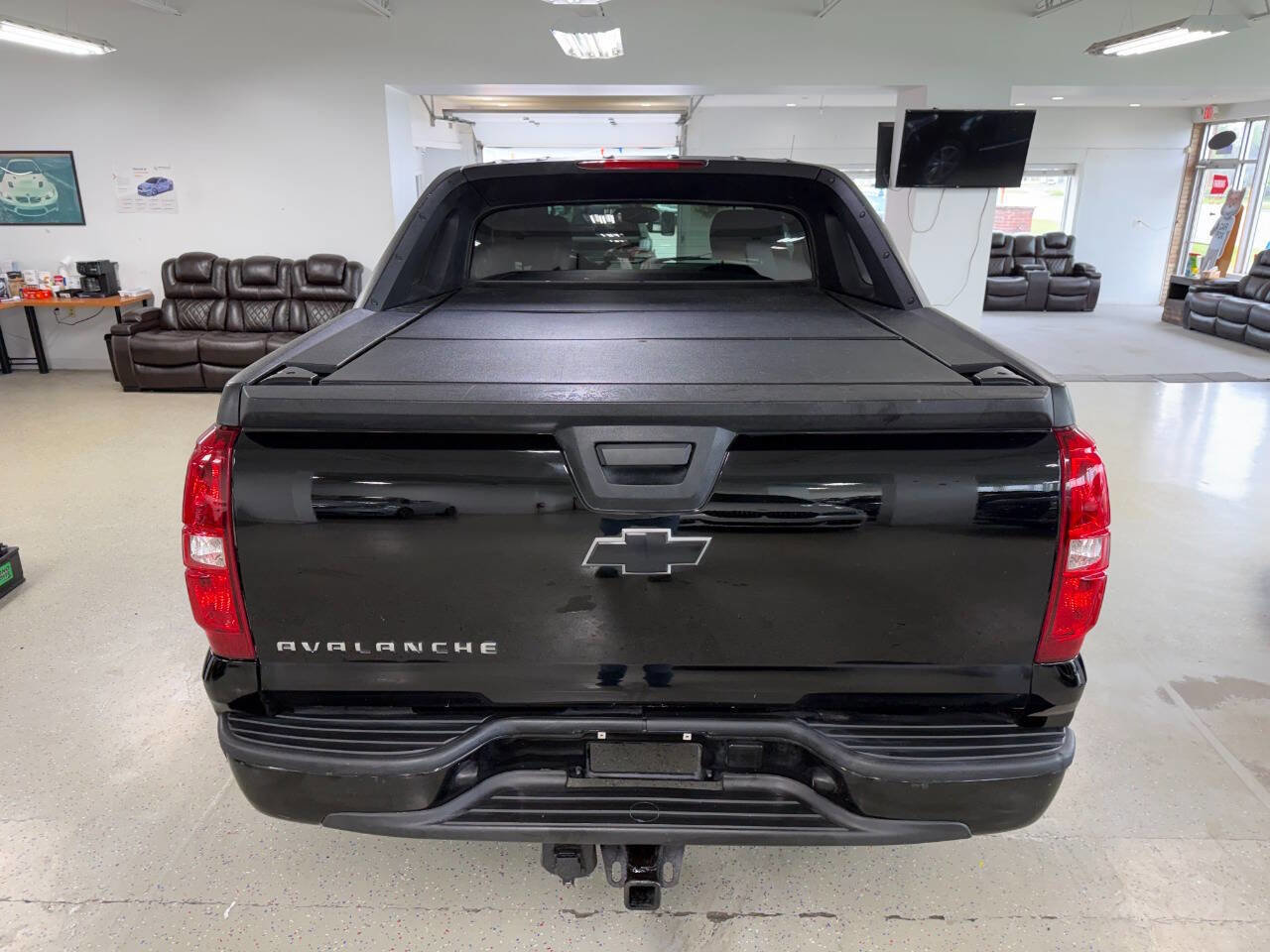 Used 2012 Chevrolet Avalanche LT AWD/4WD image 10