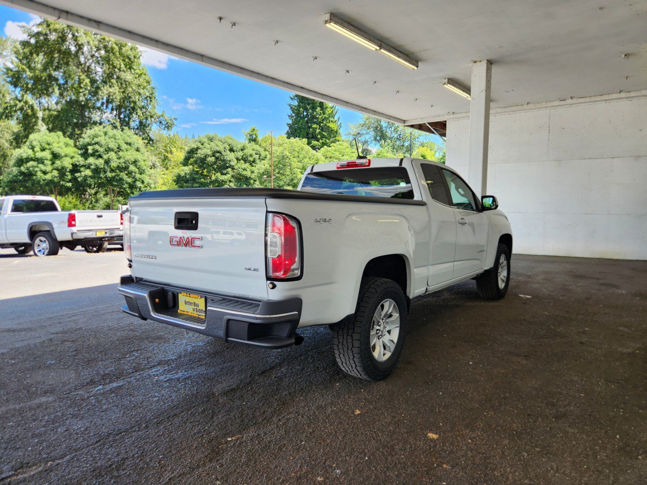 Used 2016 GMC Canyon SLE AWD/4WD image 3