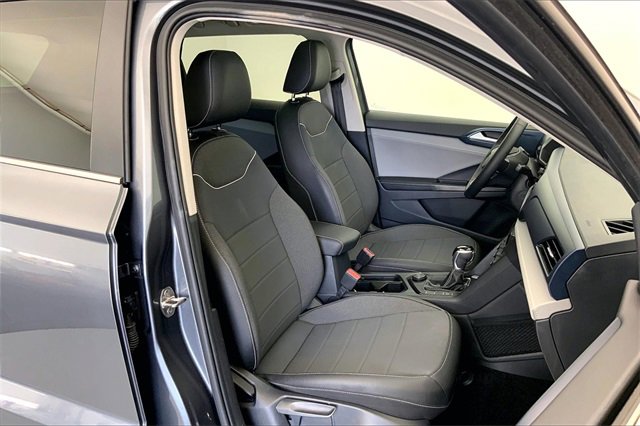 Used 2024 Volkswagen Taos SE image 7