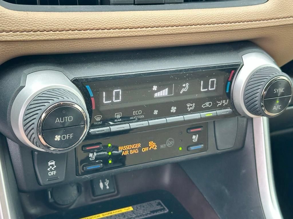 Used 2019 Toyota RAV4 Limited w/ Advanced Technology Package AWD/4WD image 14
