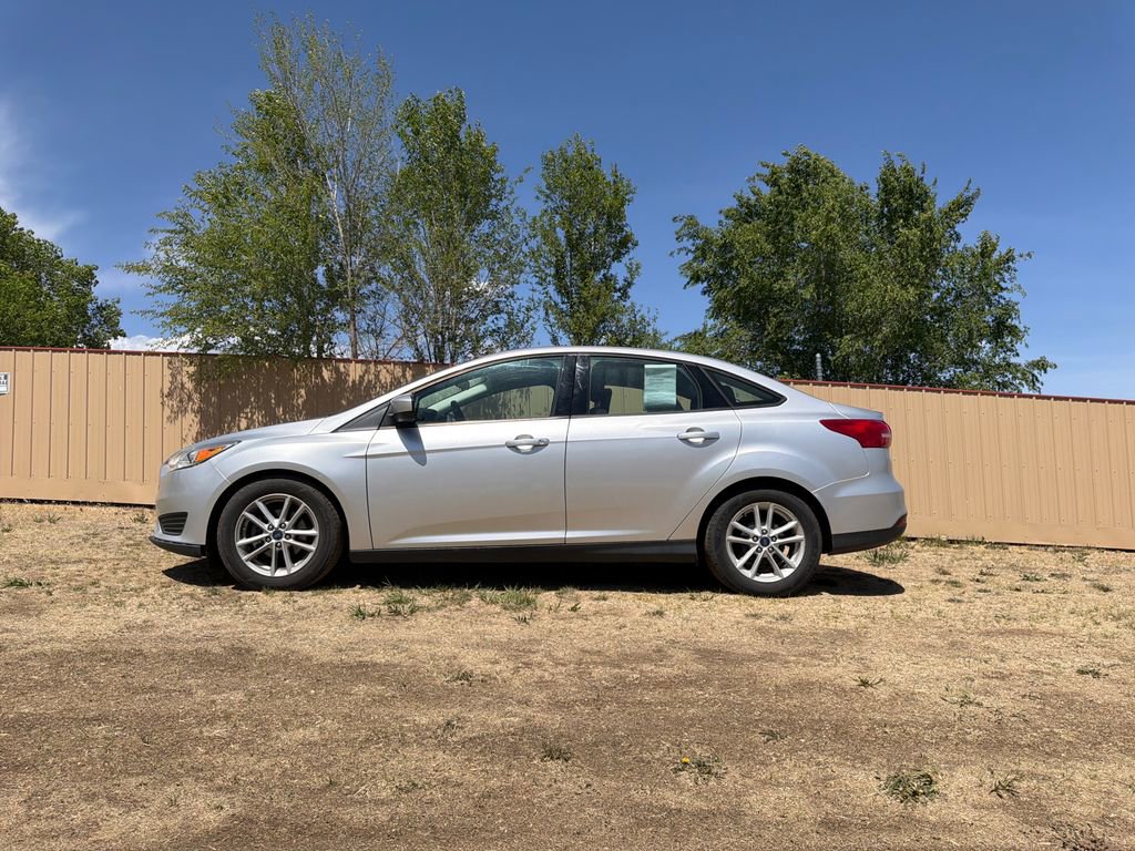 Used 2018 Ford Focus SE FWD image 4