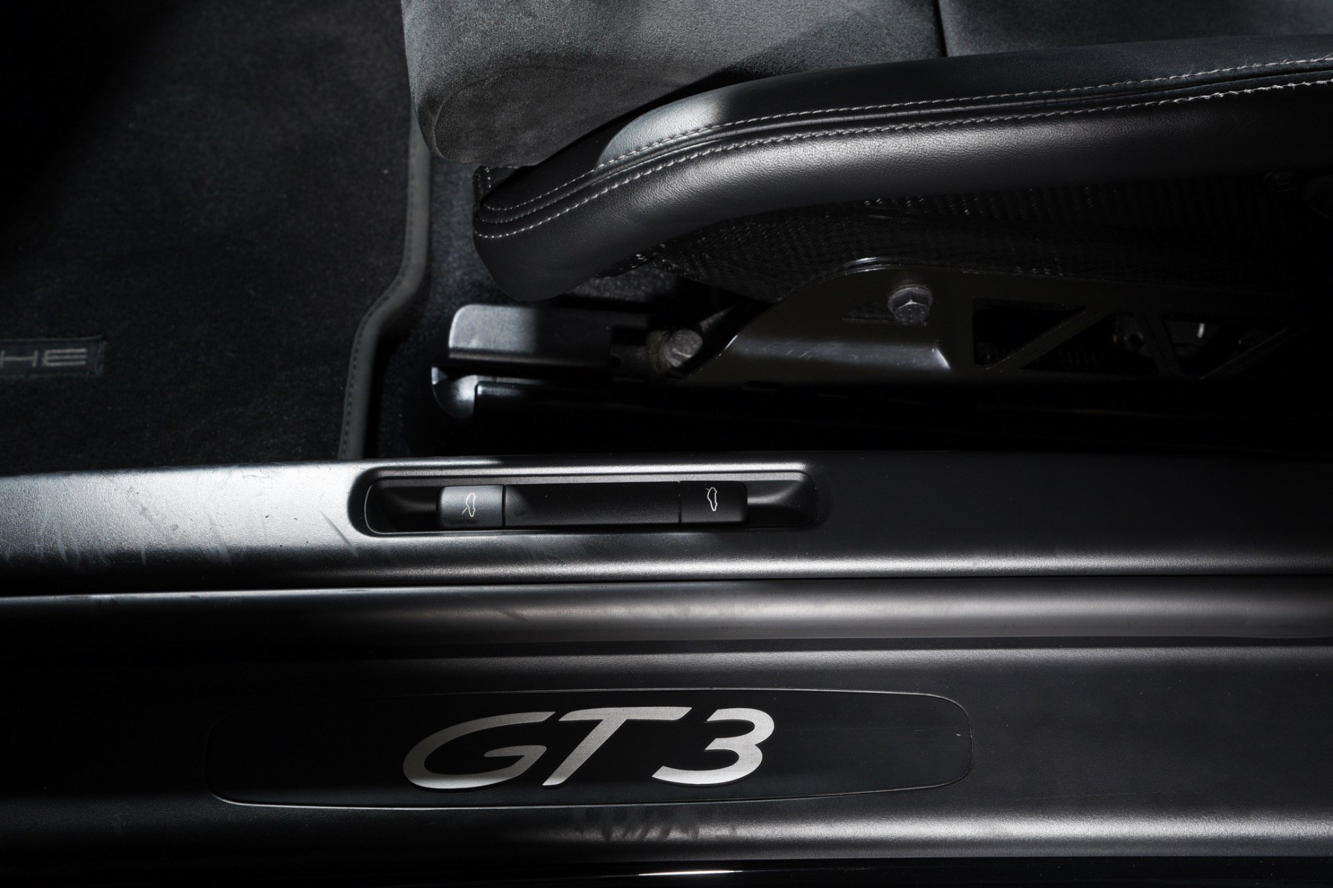 Used 2010 Porsche 911 GT3 RWD image 8