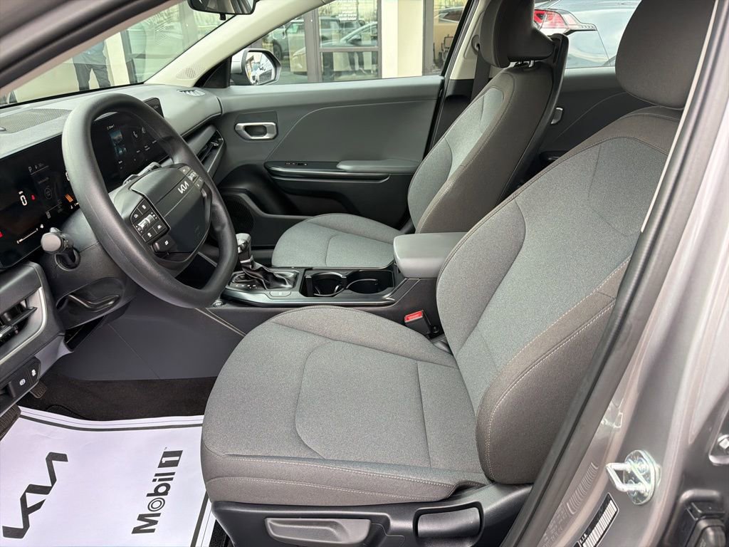 Used 2025 Kia K4 LXS image 26