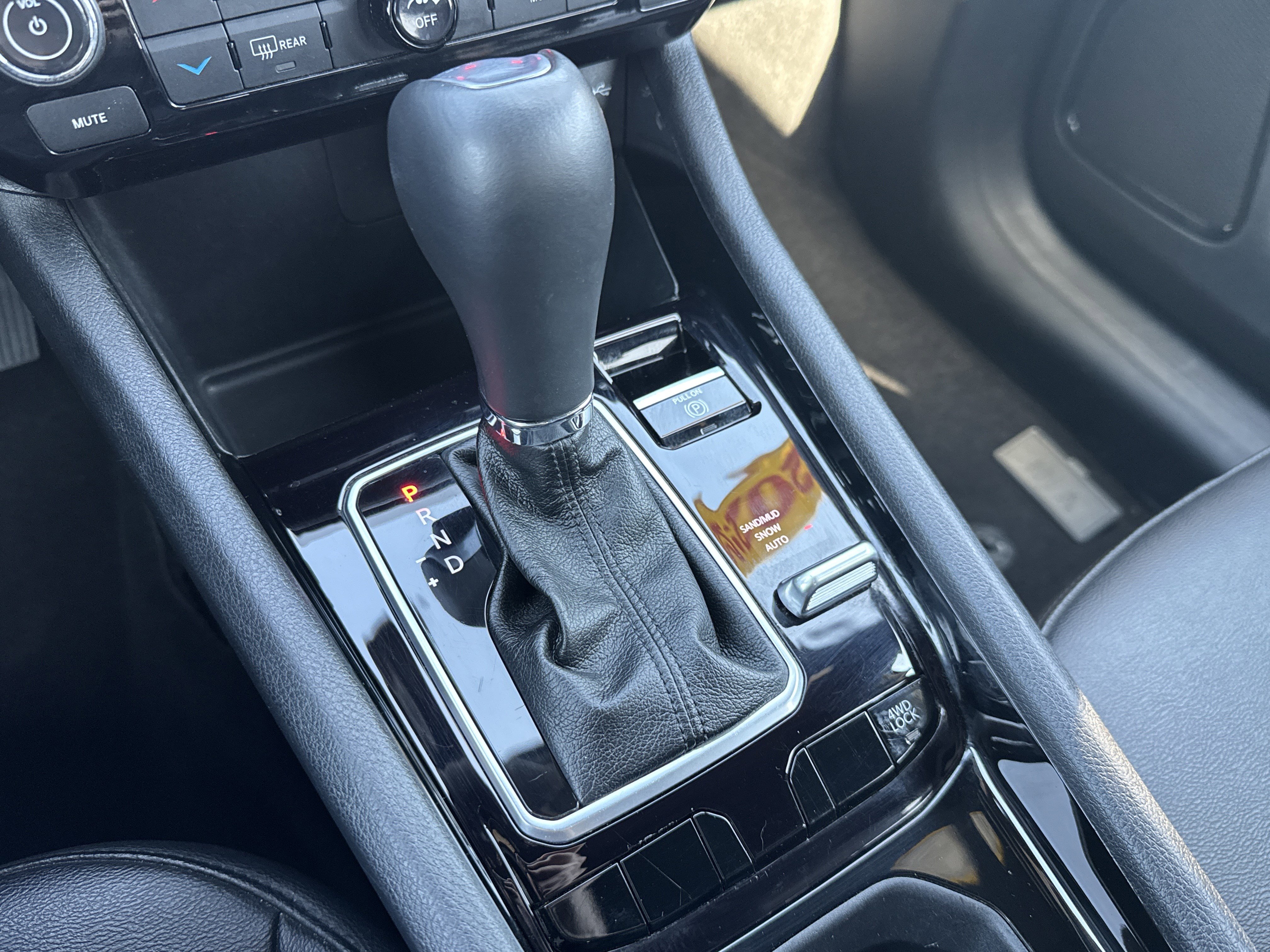 Used 2025 Jeep Compass Limited image 15