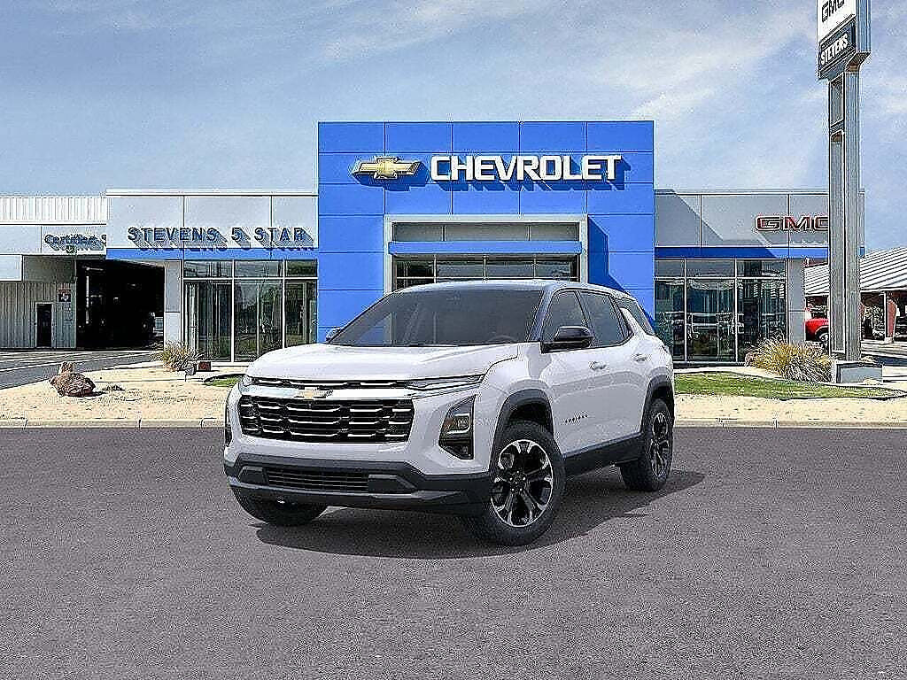 New 2026 Chevrolet Equinox LT w/ Convenience Package II FWD image 8