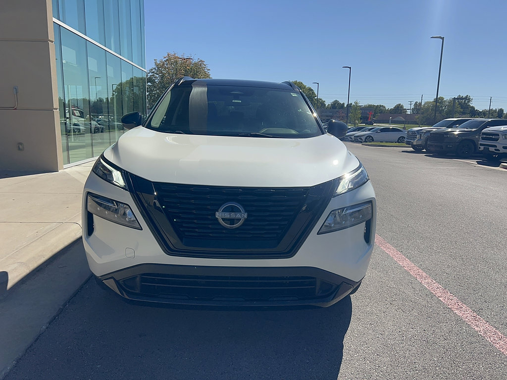 Used 2023 Nissan Rogue SV w/ SV Premium Package FWD image 5