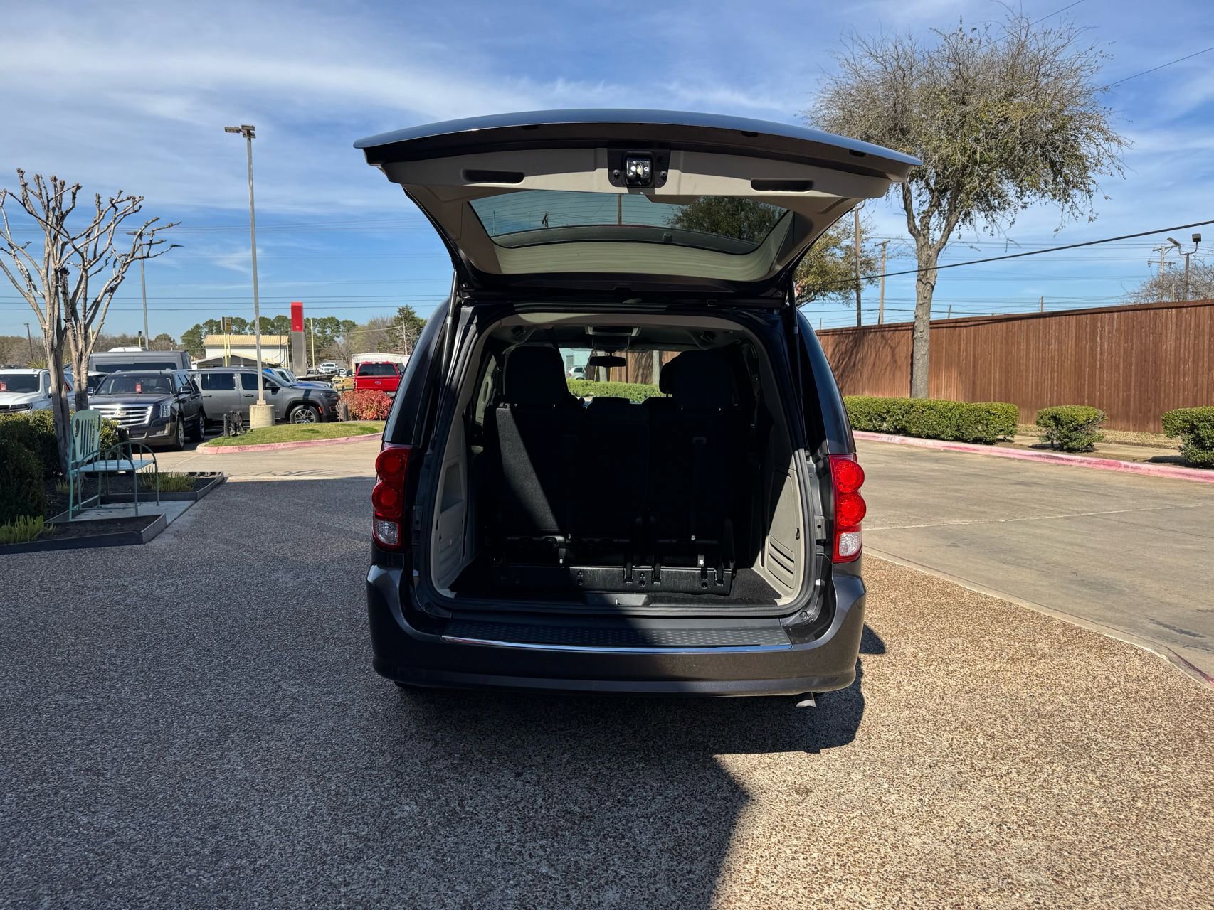 Used 2017 Dodge Grand Caravan SE w/ Power Window Group image 10