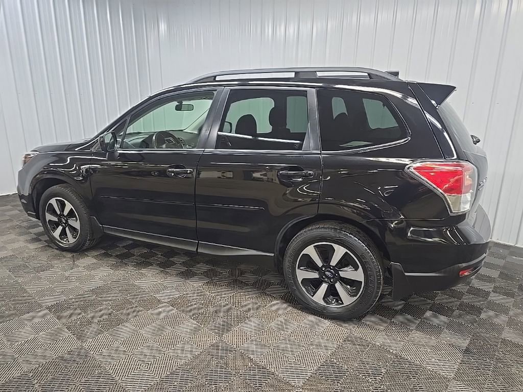 Used 2018 Subaru Forester 2.5i Premium w/ All-Weather Package AWD/4WD image 4