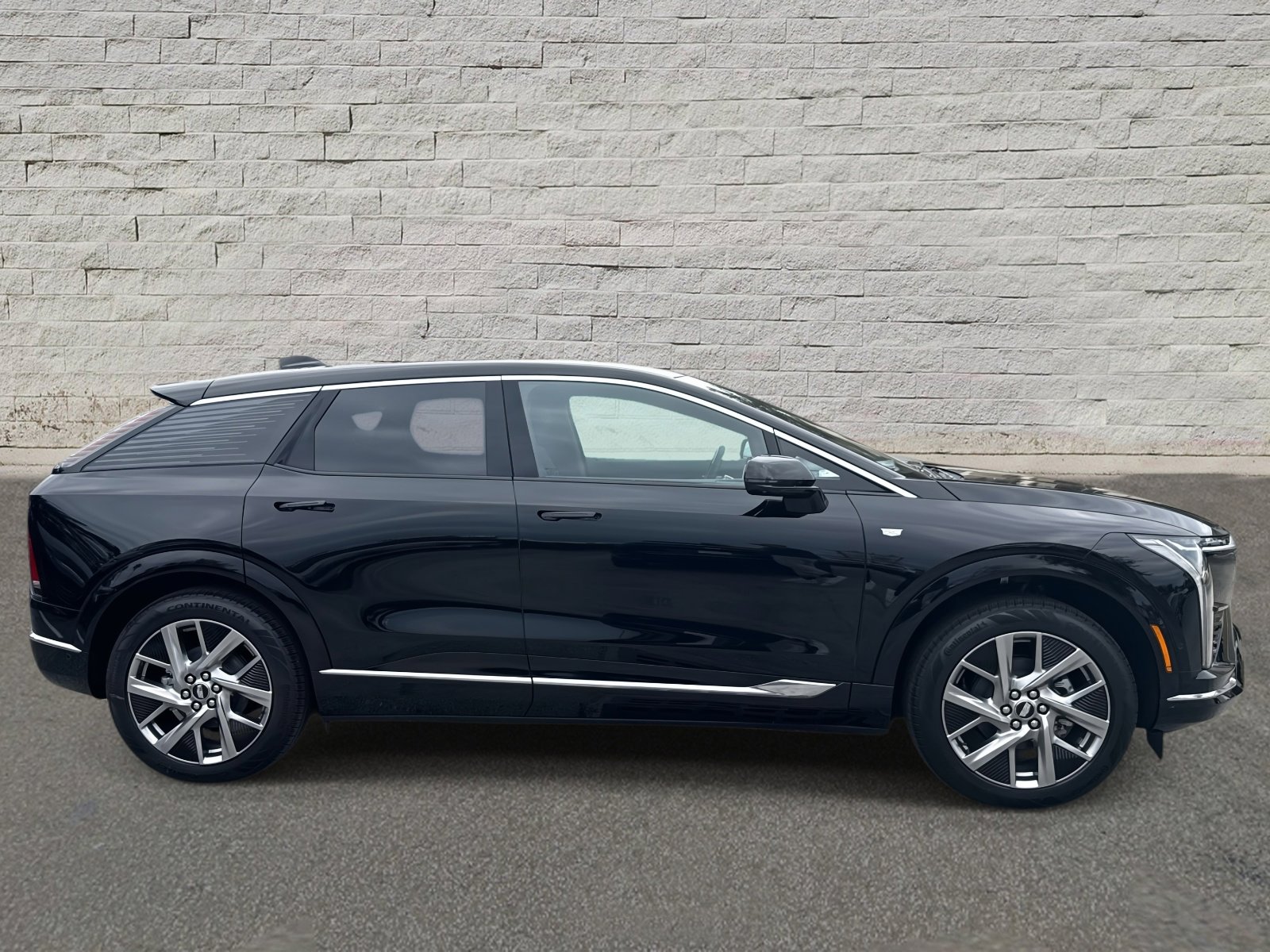 New 2026 Cadillac Optiq Luxury 2 image 4