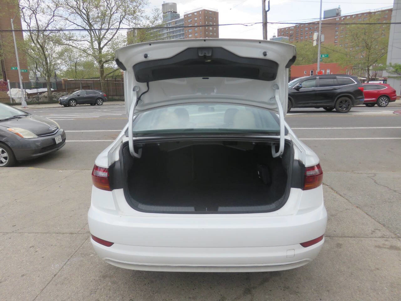 Used 2019 Volkswagen Jetta SE FWD image 23