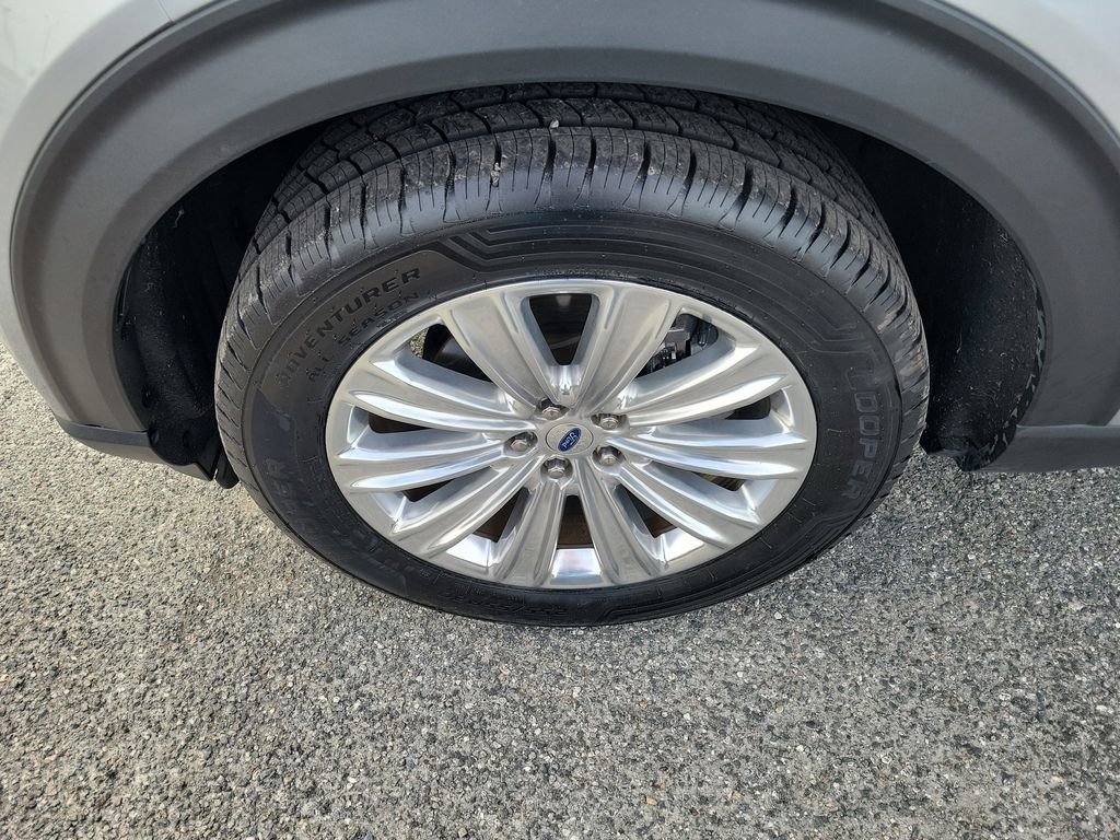 Used 2022 Ford Explorer Limited w/ Equipment Group 301A RWD image 7