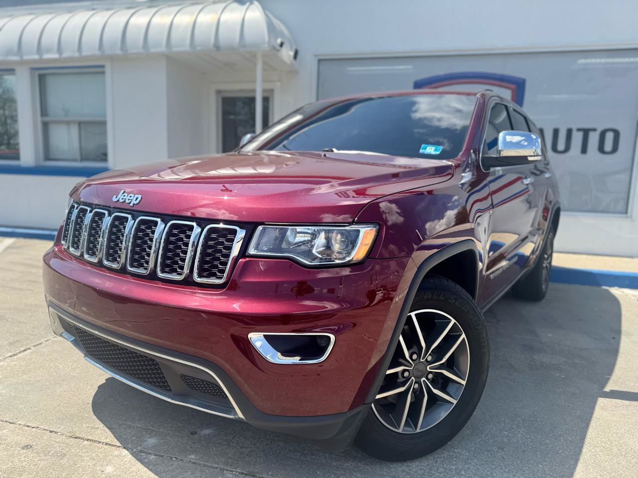 Used 2020 Jeep Grand Cherokee Limited AWD/4WD image 4