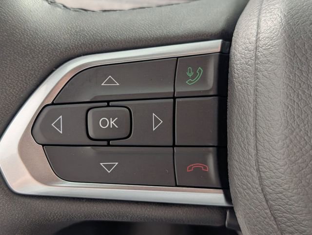 Used 2024 Jeep Compass Latitude image 11