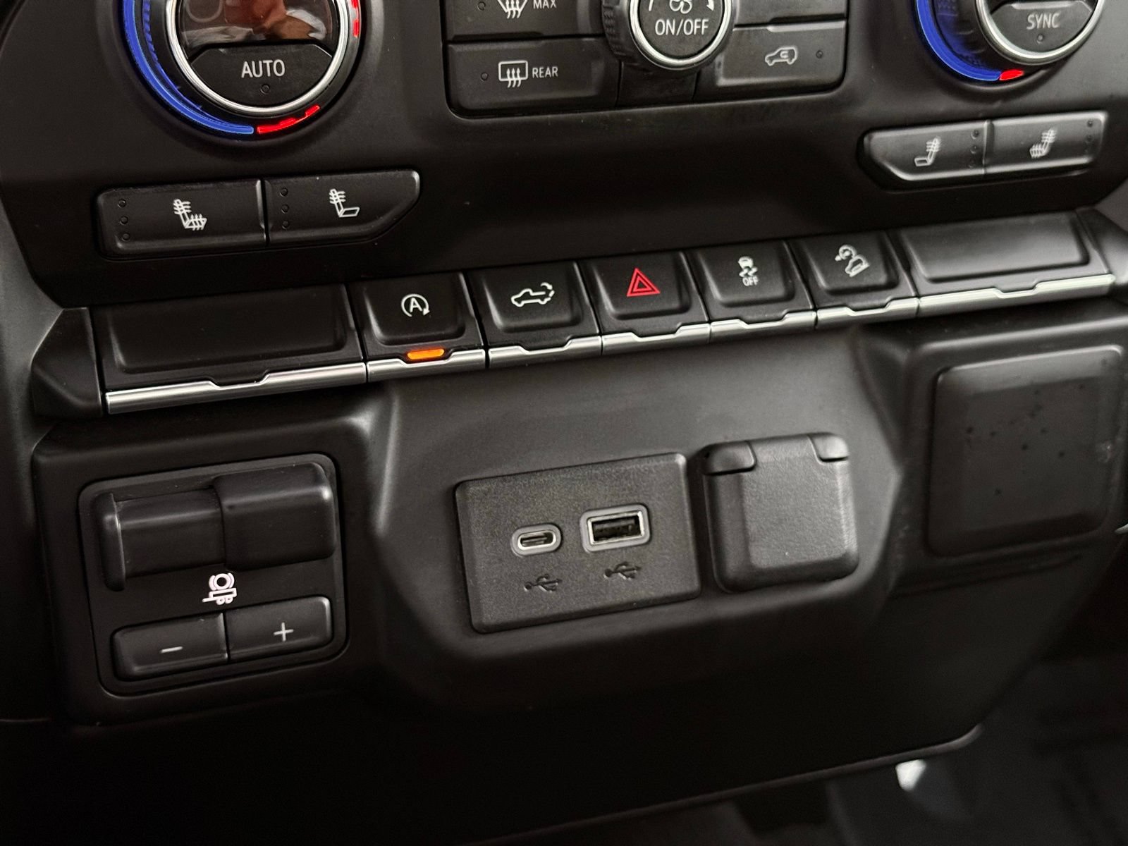 Used 2019 Chevrolet Silverado 1500 LT w/ All-Star Edition AWD/4WD image 42