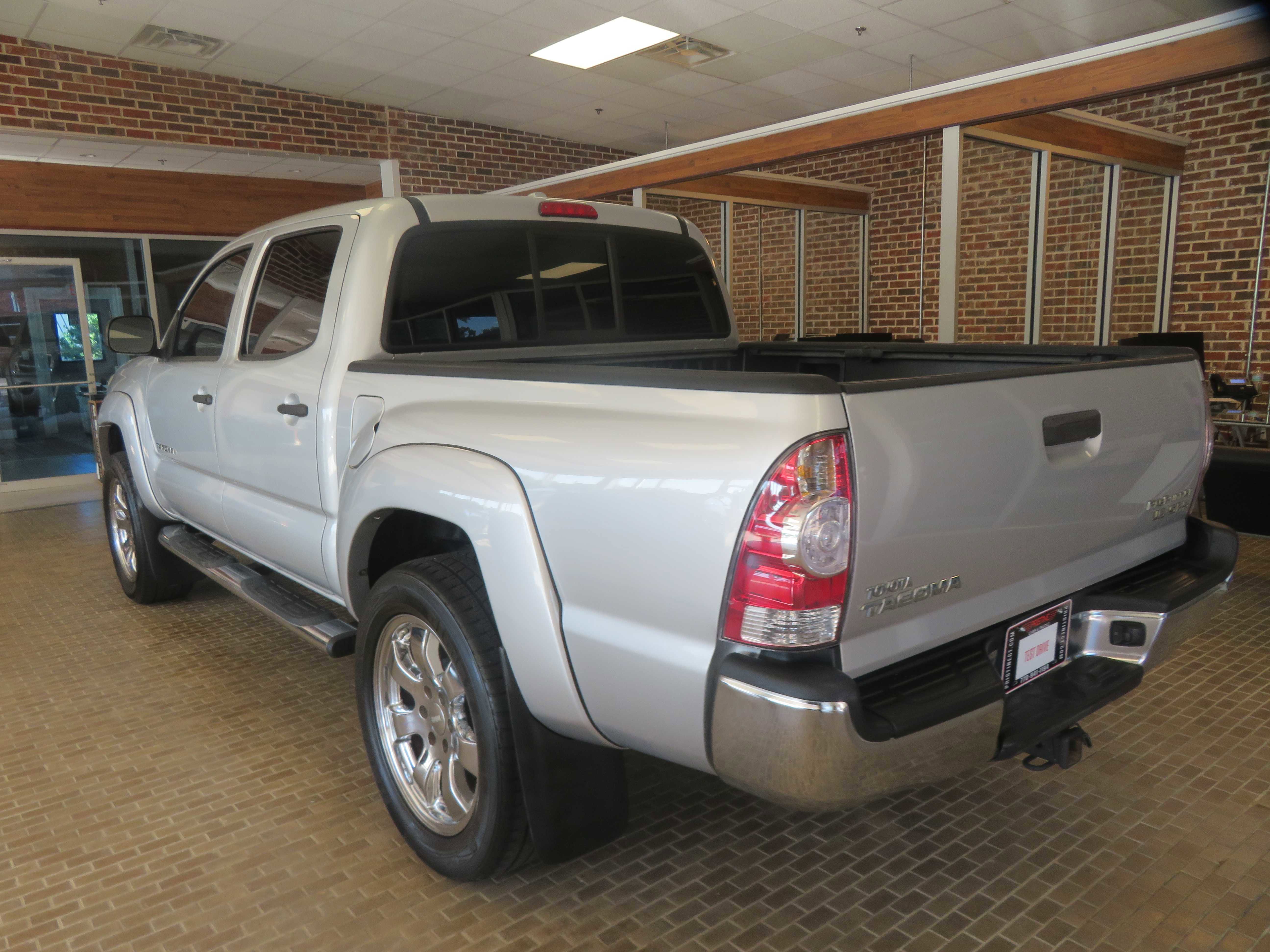 Used 2010 Toyota Tacoma PreRunner RWD image 7