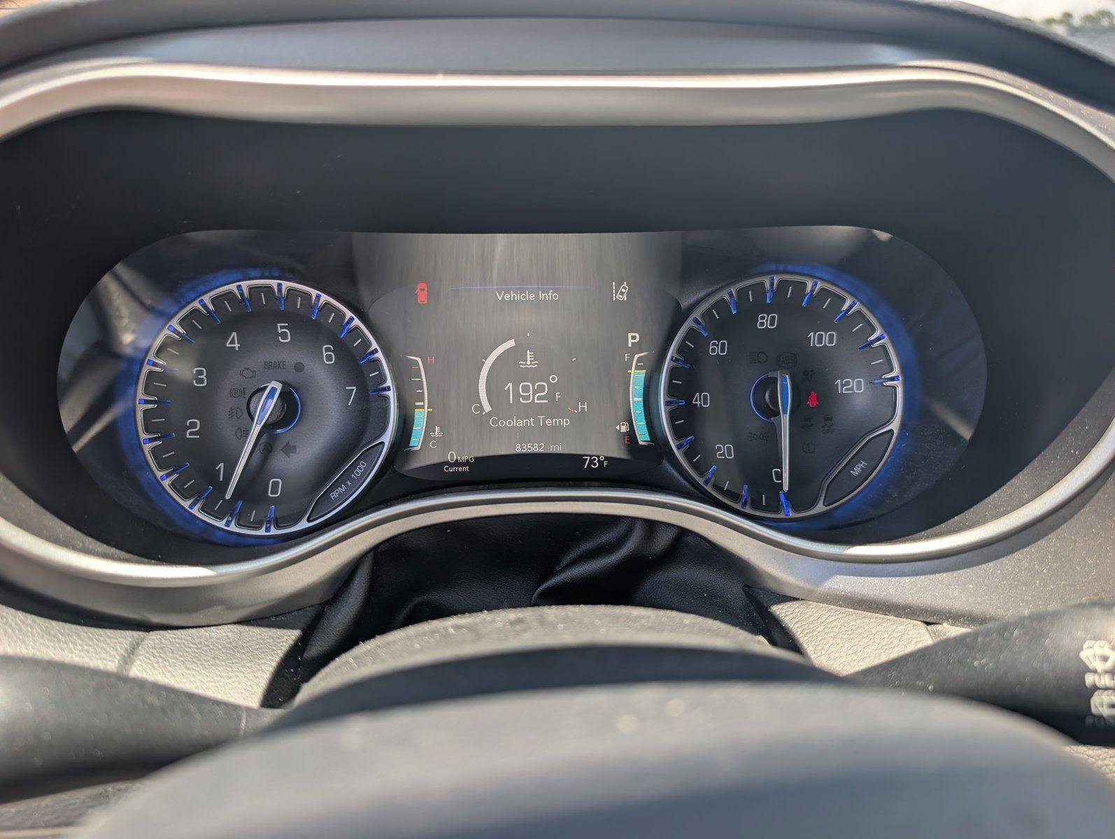 Used 2023 Chrysler Pacifica Touring-L FWD image 27