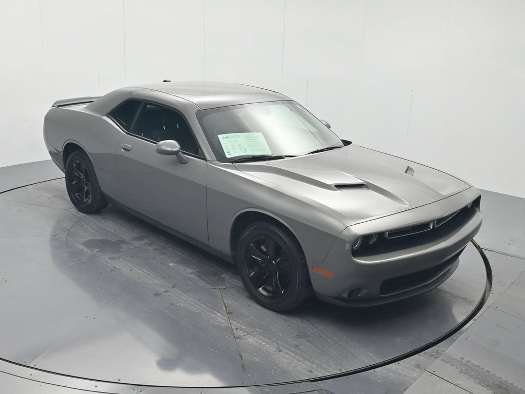 Used 2023 Dodge Challenger SXT RWD image 28