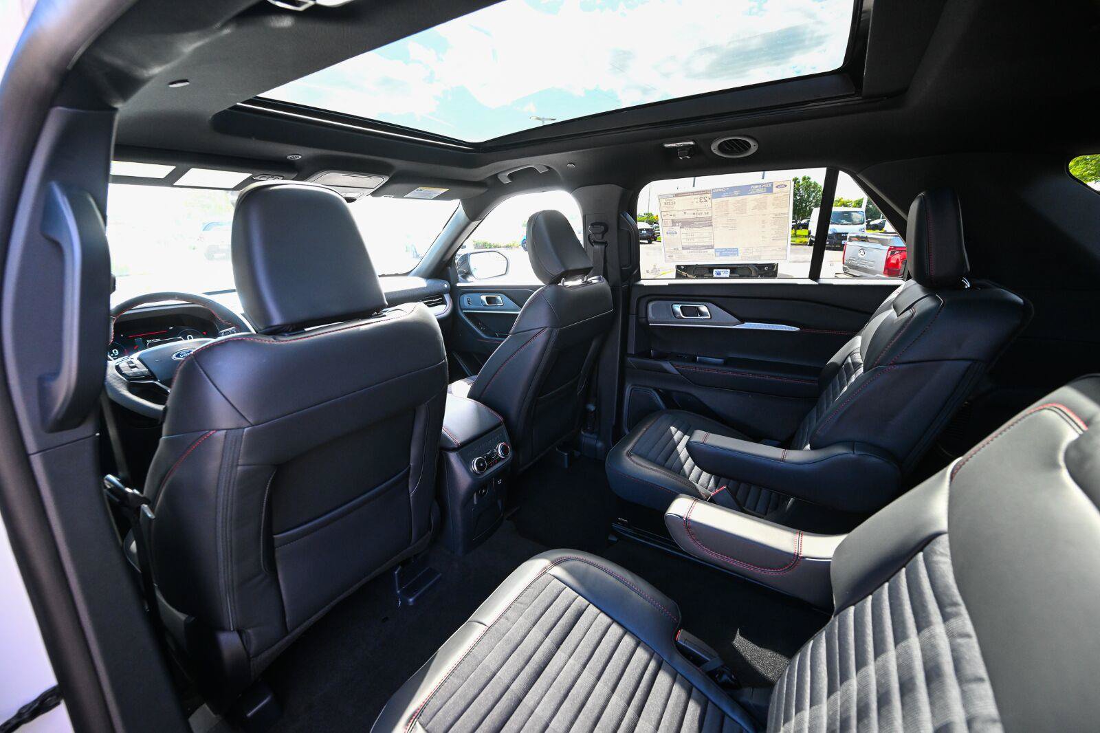 New 2026 Ford Explorer ST-Line w/ ST-Line Street Pack AWD/4WD image 19