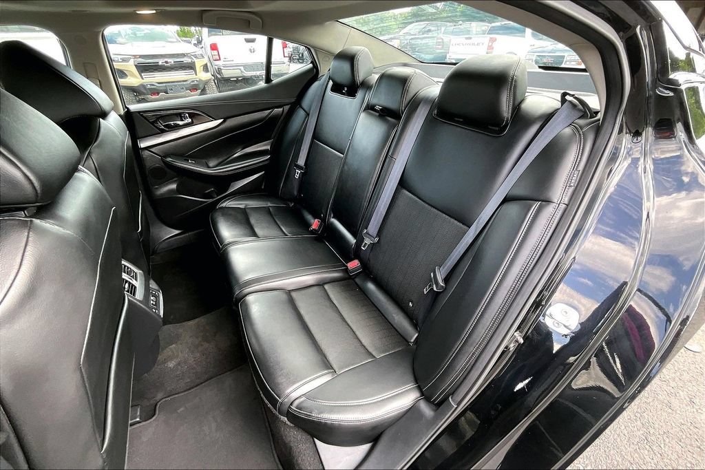 Used 2023 Nissan Maxima SL FWD image 24
