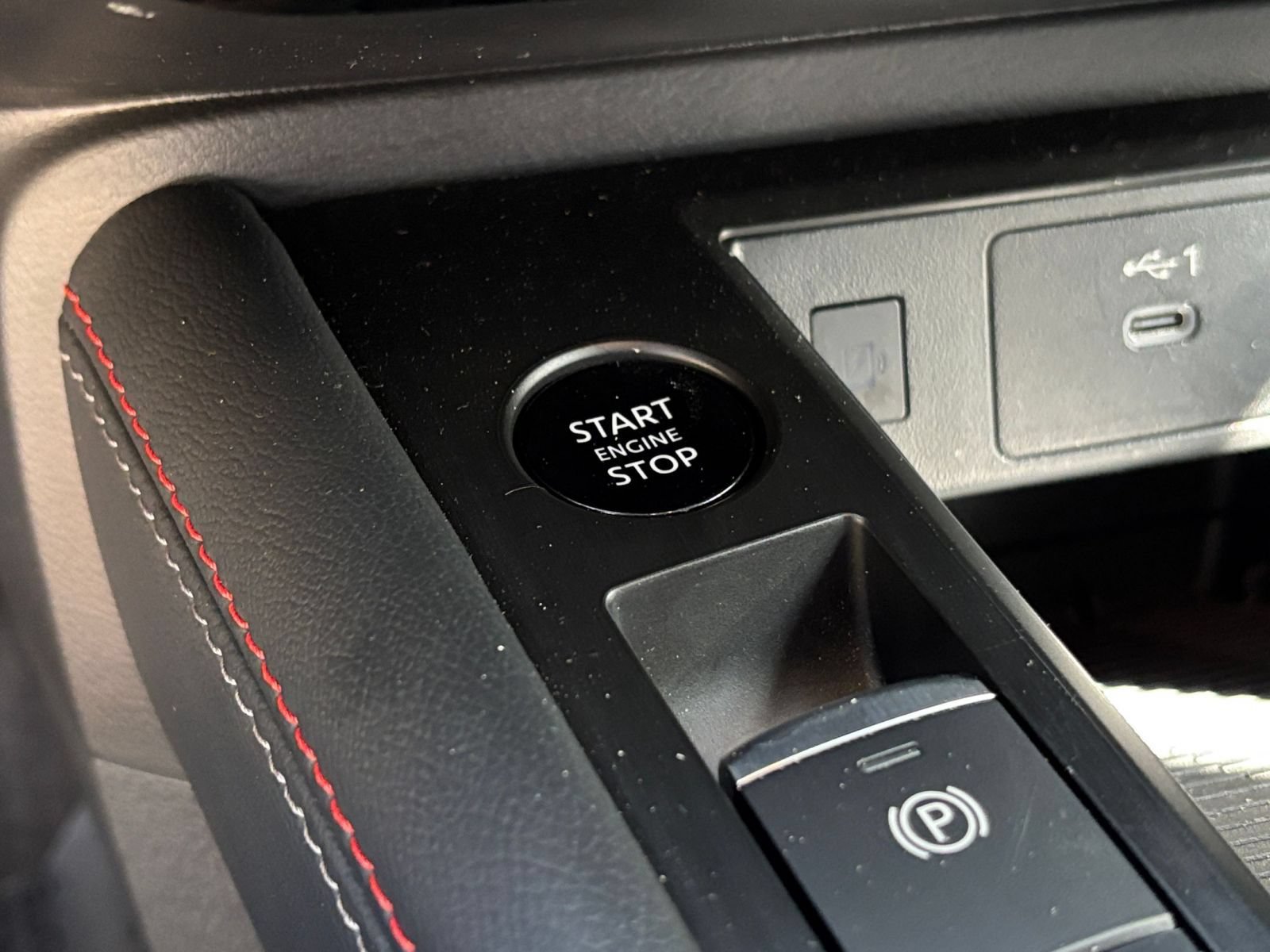 Used 2026 Nissan Kicks SR FWD image 21