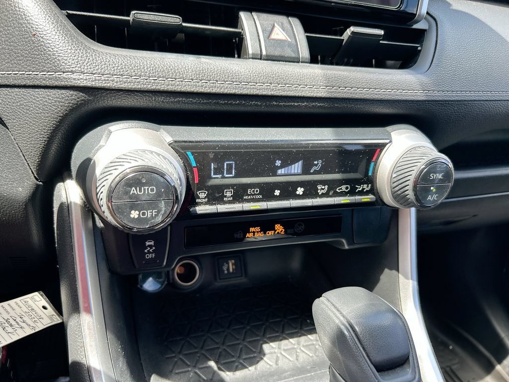 Used 2025 Toyota RAV4 LE AWD/4WD image 23
