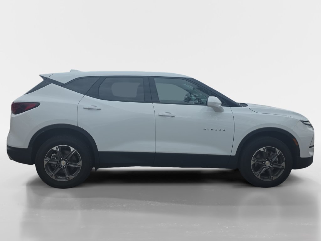Used 2025 Chevrolet Blazer LT AWD/4WD image 6