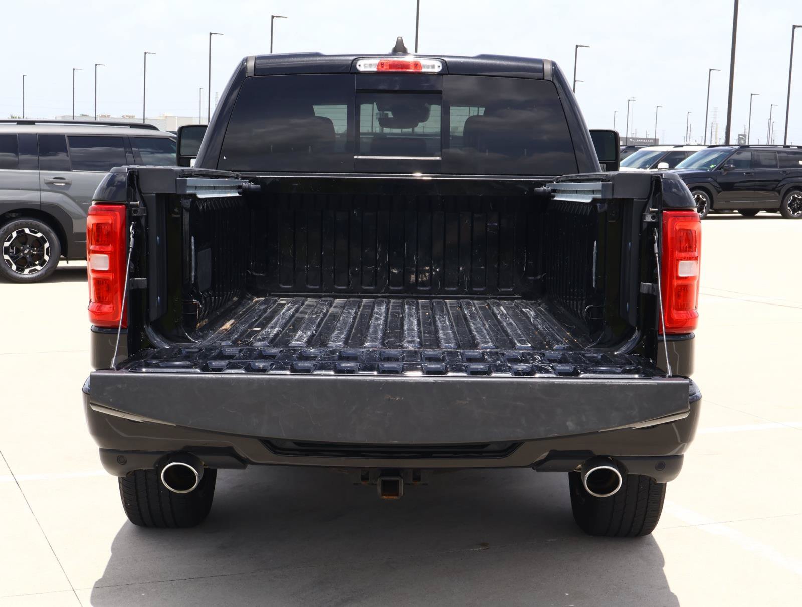 Used 2025 RAM 1500 Laramie w/ Laramie Southwest Edition AWD/4WD image 8