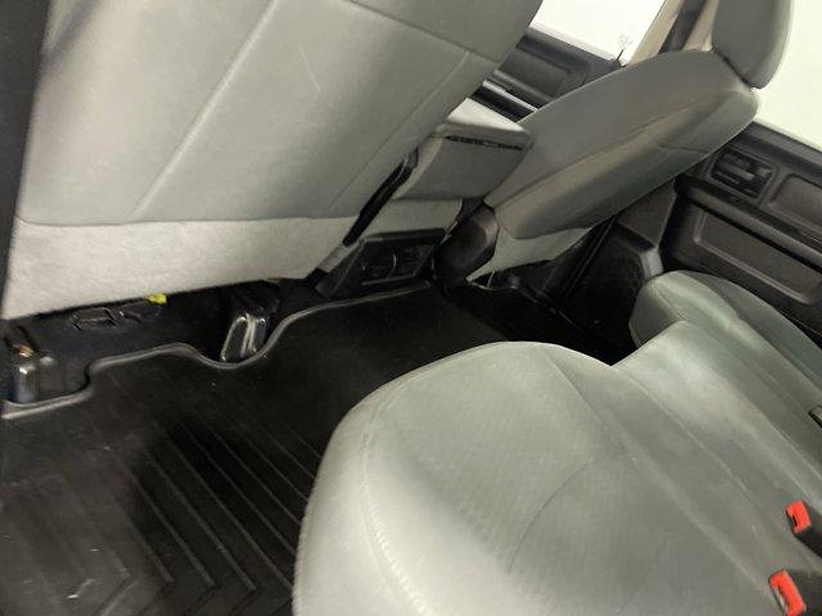 Used 2015 RAM 1500 Express AWD/4WD image 12