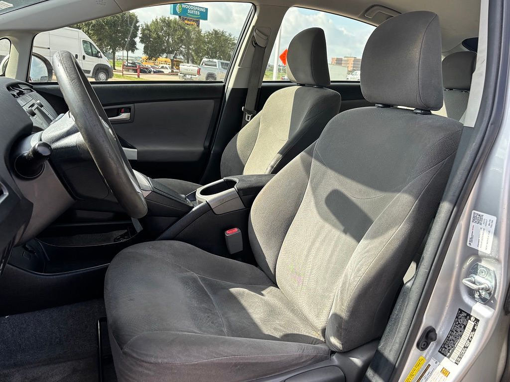 Used 2015 Toyota Prius Two FWD image 35