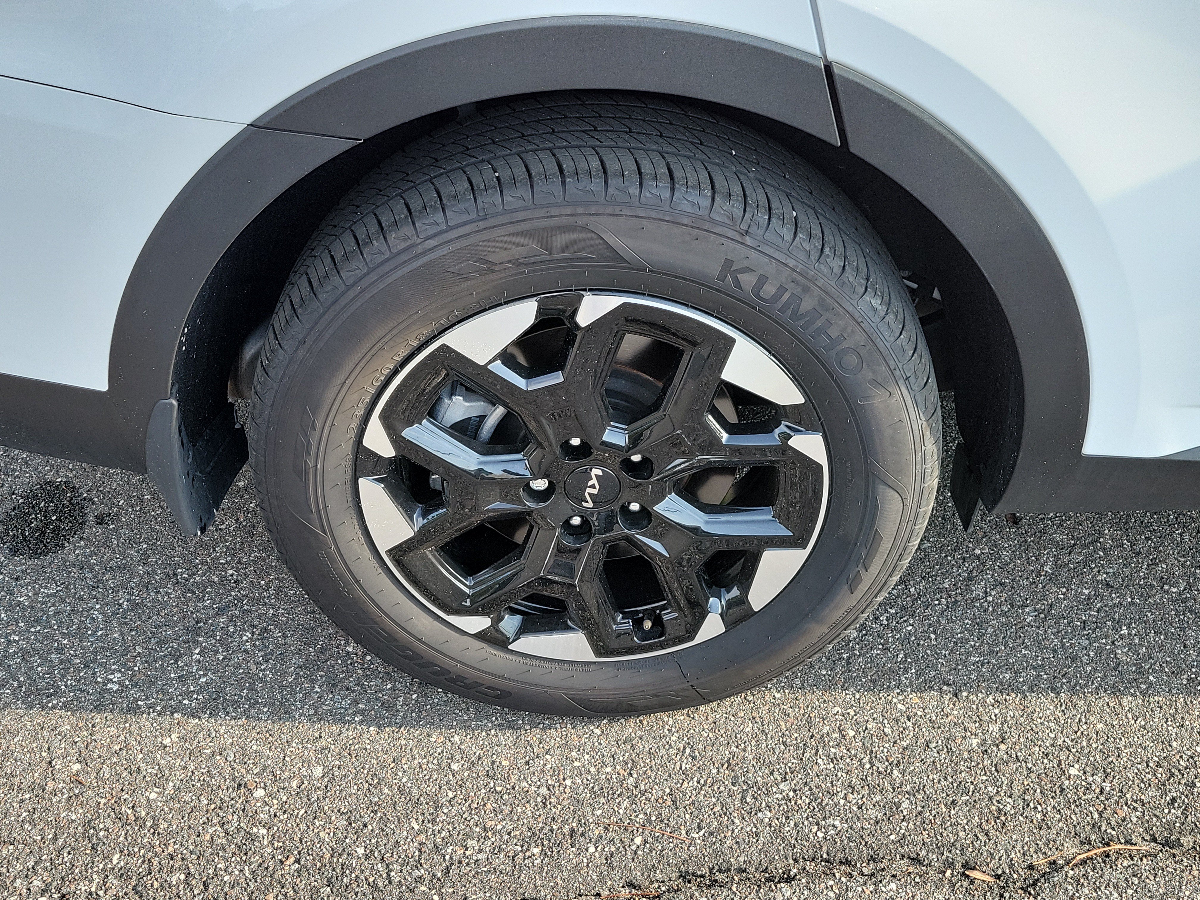 Certified 2025 Kia Sorento S FWD image 36