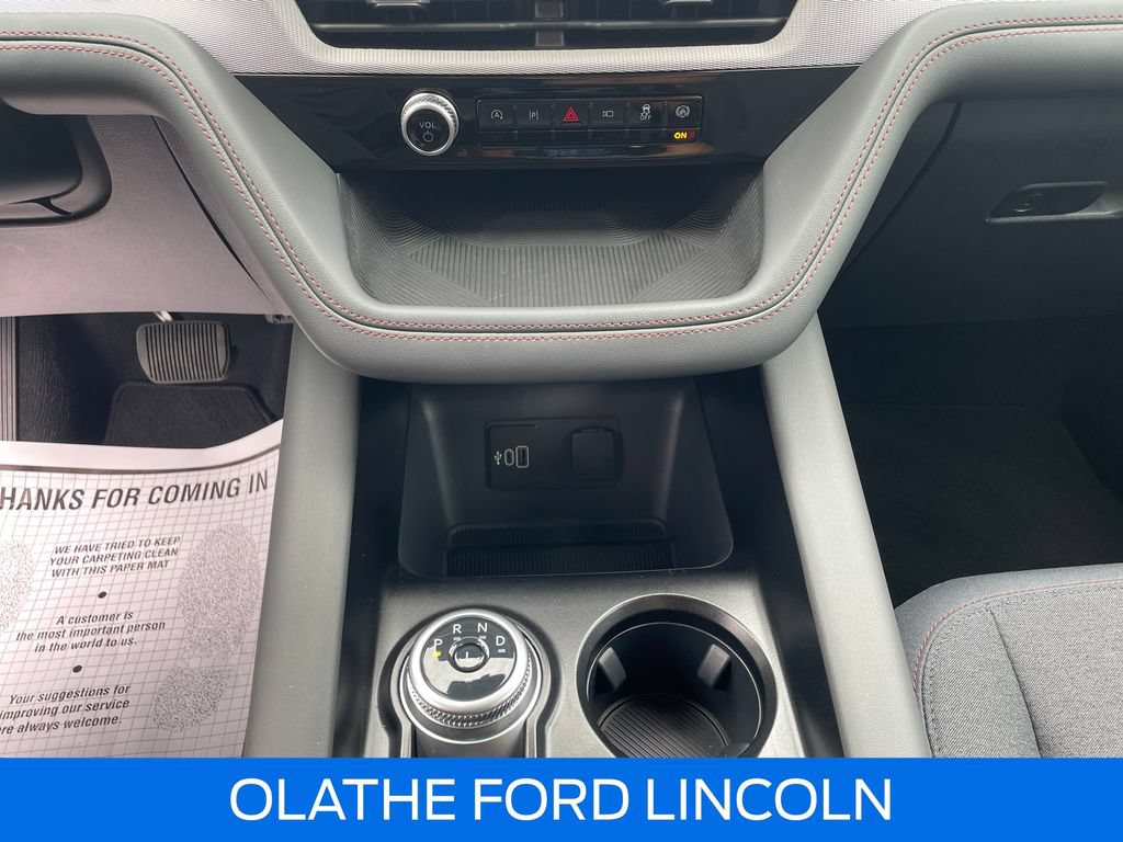 Certified 2026 Ford Explorer Active AWD/4WD image 13
