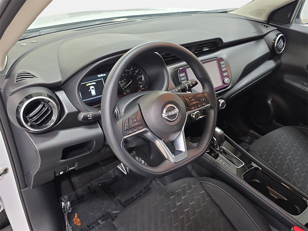 Used 2024 Nissan Kicks SV image 16
