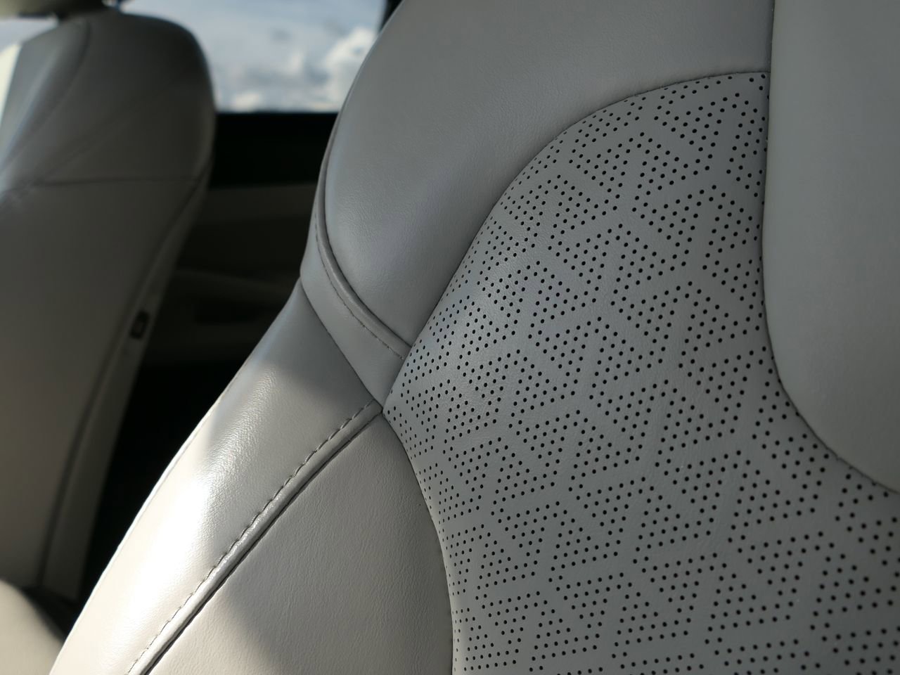 Used 2023 Kia Sorento EX image 12