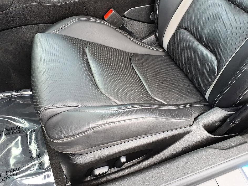 Used 2024 Chevrolet Camaro LT w/ Technology Package RWD image 22