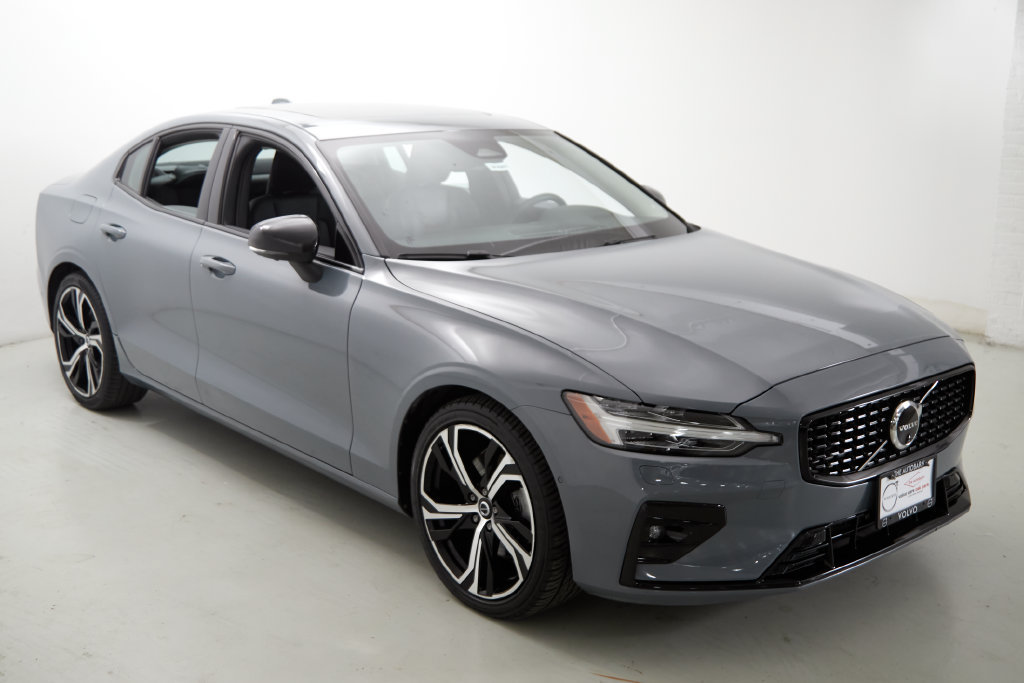 Used 2024 Volvo S60 B5 Plus w/ Climate Package AWD/4WD image 4