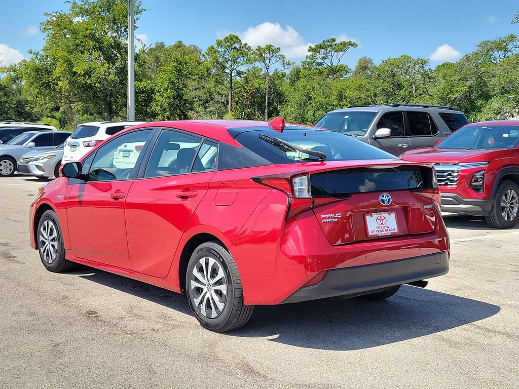 Certified 2020 Toyota Prius LE AWD/4WD image 6