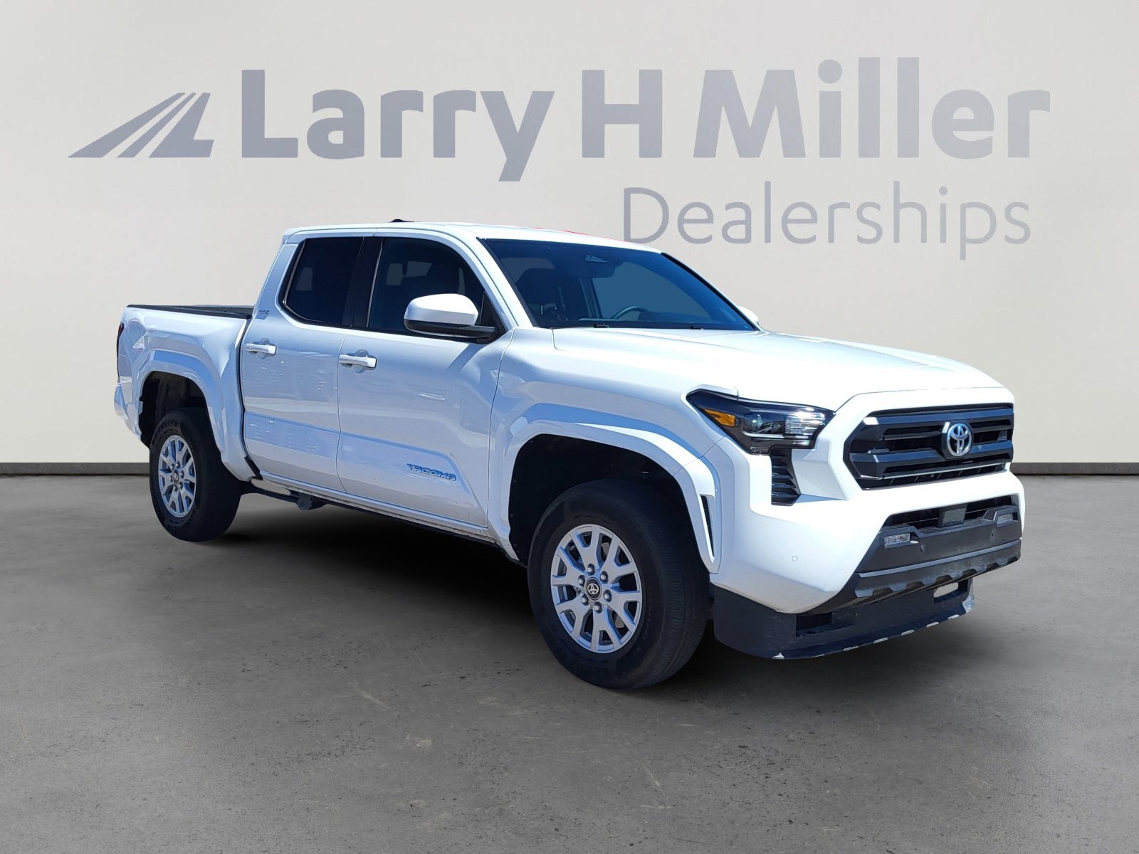 Certified 2025 Toyota Tacoma SR5 image 7