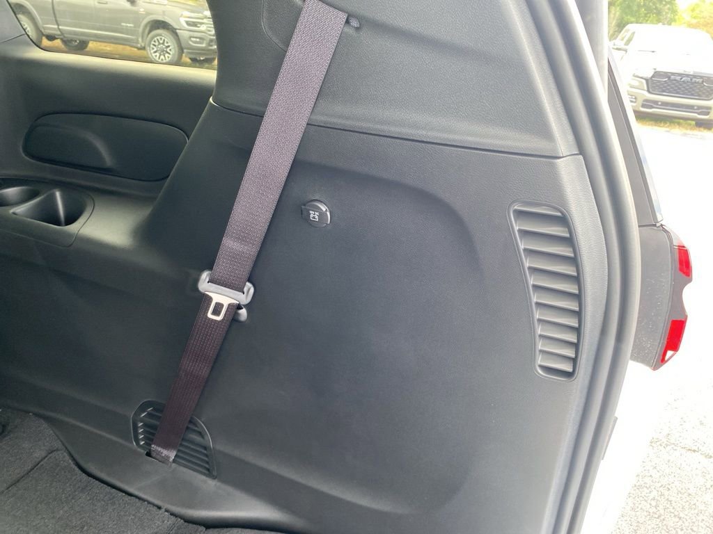 New 2026 Chrysler Pacifica Select w/ S Appearance Package image 12