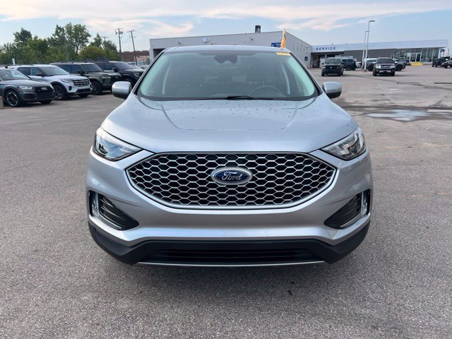 Certified 2024 Ford Edge SEL w/ Convenience Package AWD/4WD image 2