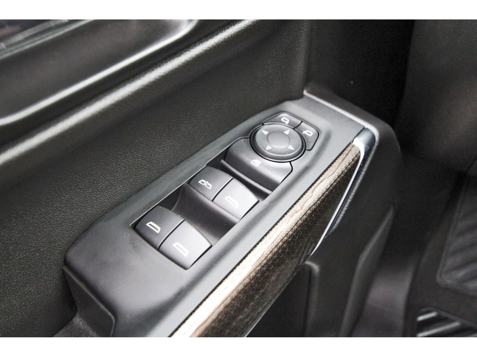 Used 2021 Chevrolet Silverado 1500 LT image 23