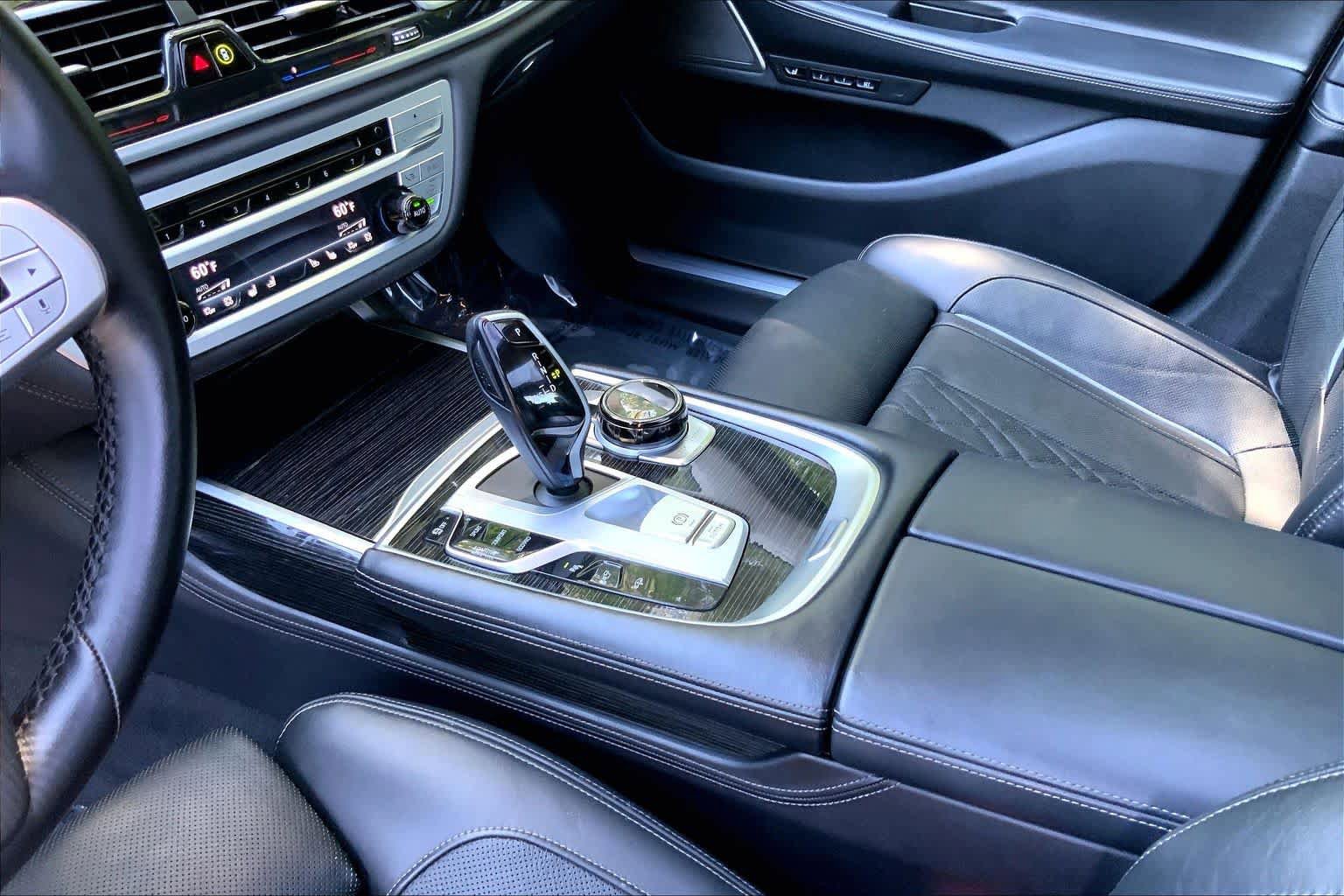 Used 2020 BMW 750i xDrive w/ Autobahn Package AWD/4WD image 15