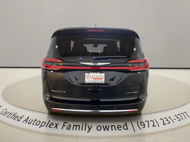 Used 2026 Chrysler Pacifica Limited FWD image 4