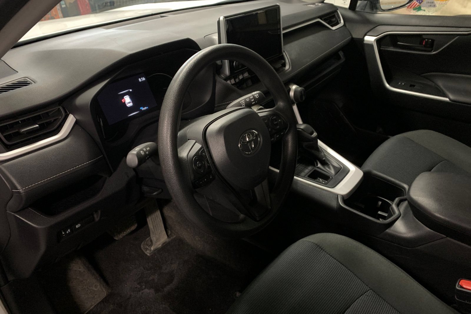Used 2025 Toyota RAV4 LE AWD/4WD image 10