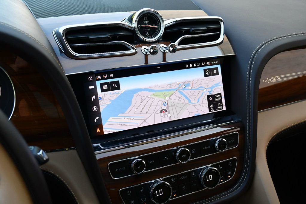 Used 2023 Bentley Bentayga Extended Wheelbase AWD/4WD image 55