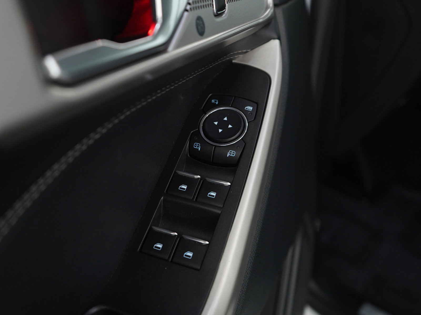 Used 2023 Ford Explorer Limited image 20