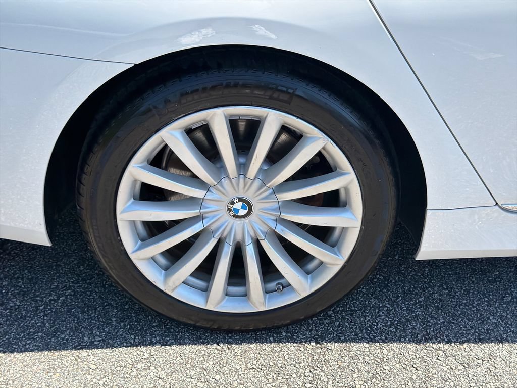 Used 2022 BMW 740i w/ Premium Package RWD image 17