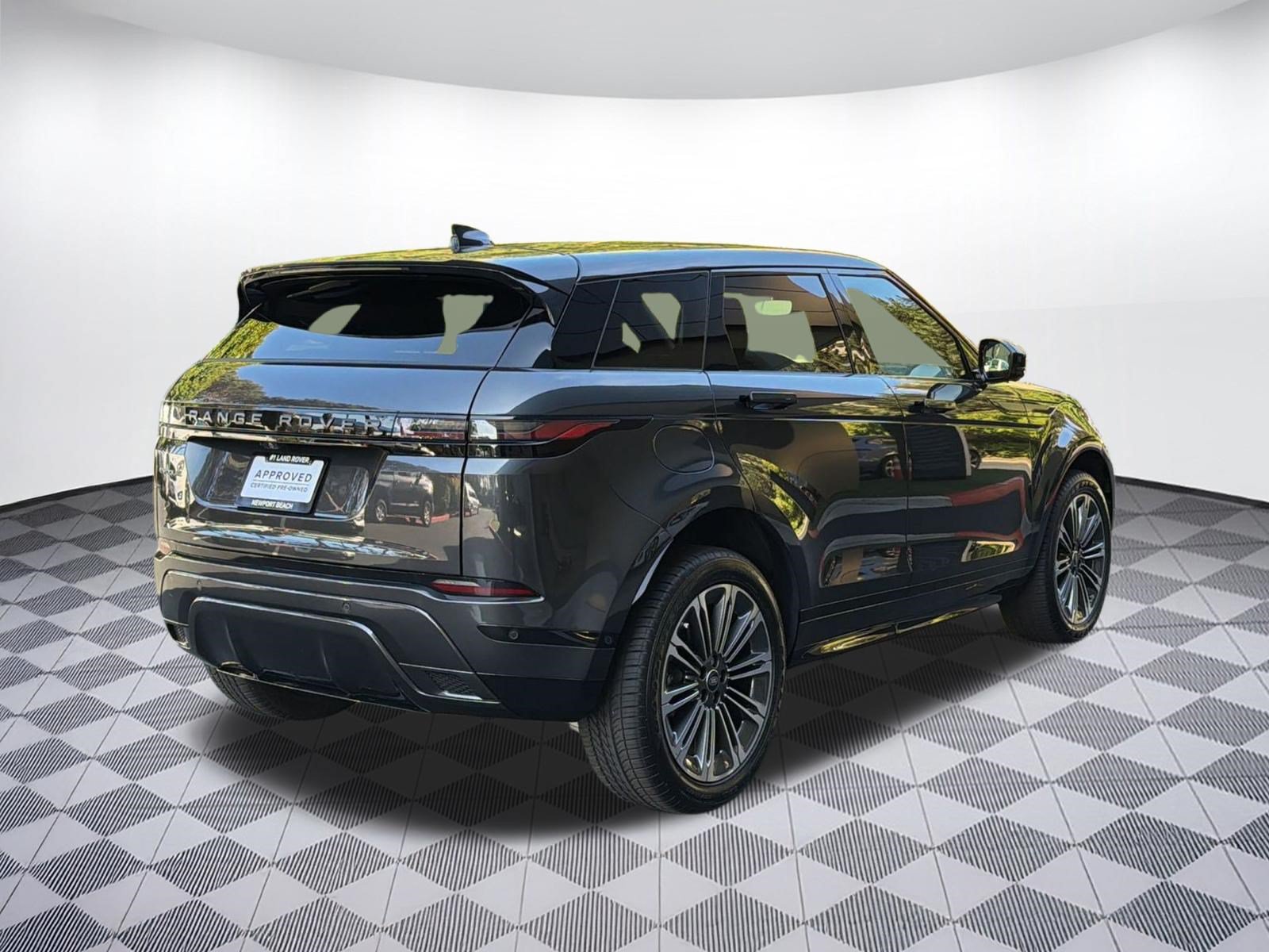 Certified 2026 Land Rover Range Rover Evoque Dynamic SE AWD/4WD image 9