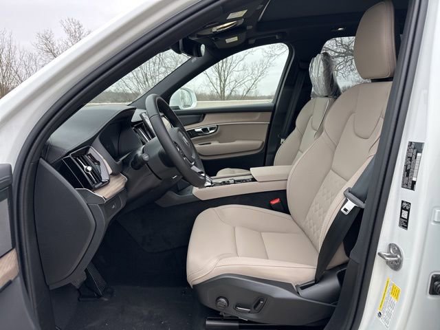New 2026 Volvo XC90 B6 Plus w/ Protection Package AWD/4WD image 14